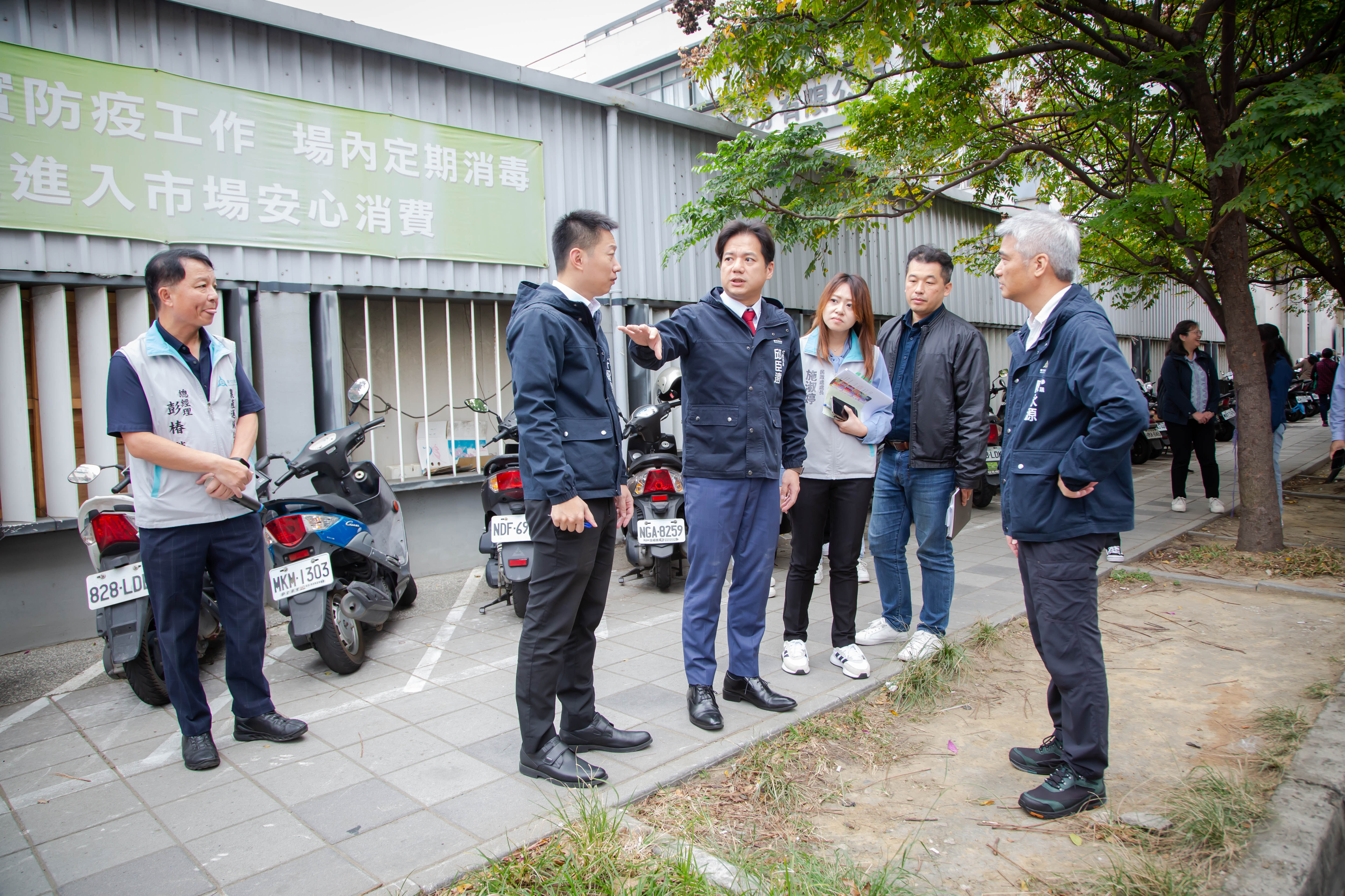 推動清道專案提升果菜市場周邊交通環境　邱臣遠代理市長：提供市民友善採買環境