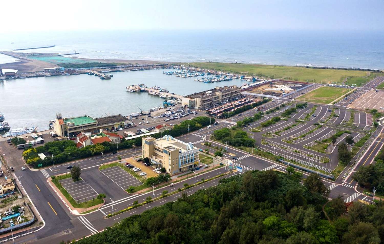 新竹漁港「海波浪」大棚架6月完工4